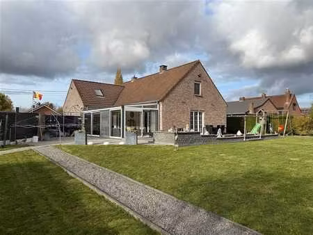 magnifique villa 4 façades semi-plain-pied de +/- 250 m²