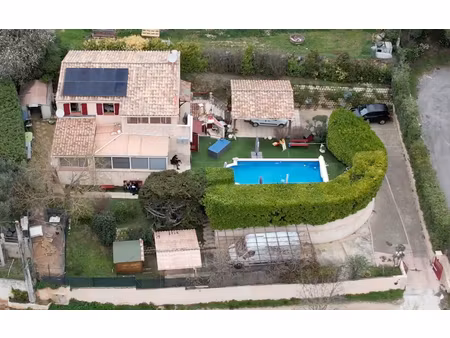 exclusivité  auriol  moulin de redon  maison de 208 m² avec piscine