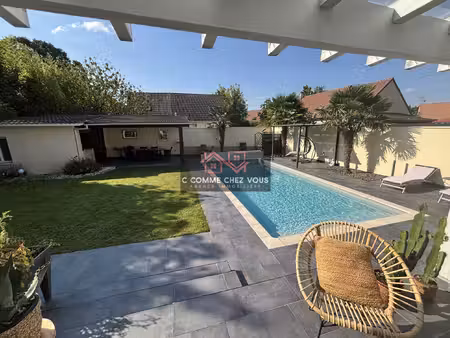 santeny : maison de 7 pièces (171 m2 carrez) à vendre