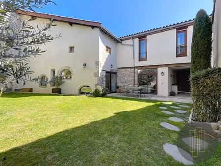 superbe maison de caractère dans le centre de vourles