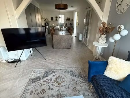 maison familiale 144 m² loi carrez (165 m² au sol) – beaux volumes – terrain 804 m² – dpe 