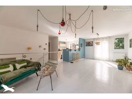 pavillon 6 pièces 130 m²