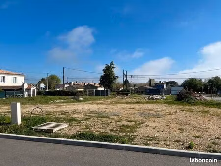 terrain 235 m² arbanats