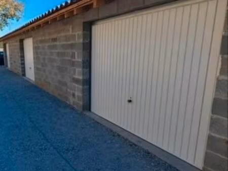 garage box local stockage 18m2