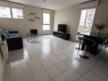 joli type 2 meublé metro république