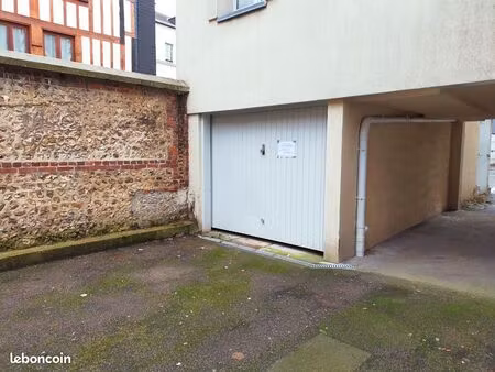 loue garage+ box rangement