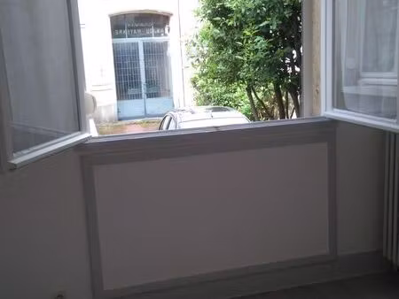 angers hyper centre 2 pièces libre 15 mars