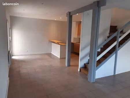 particulier loue maison ancienne de 89 m2