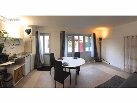 petite maison récente dans la rochelle