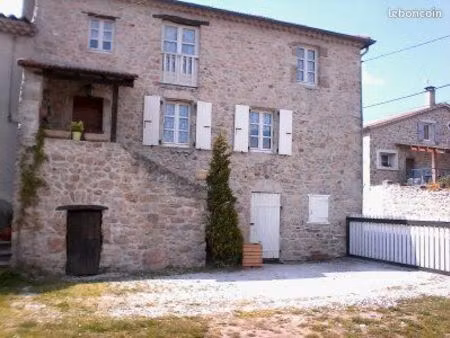 location maison en pierre