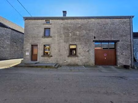 jolie maison en pierres à proximité du centre de durbuy