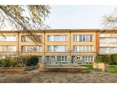 instapklaar appartement met grote tuin in berchem