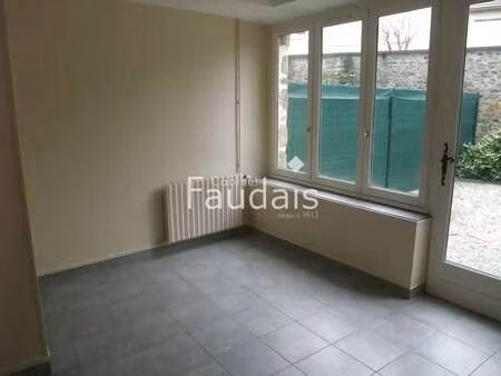 location appartement t1 à coutances (50200) : à louer t1 / 21m² coutances