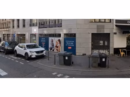 dpt rhône (69)  à vendre murs lyon 9eme-murs bureaux avec vitrine de 226m2 - plain pied