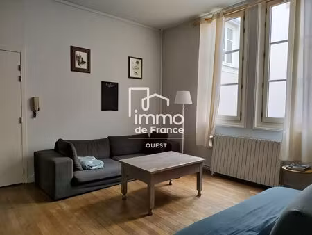 t2 - hyper centre - immeuble ancien