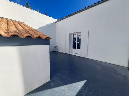 le château d'oléron - centre-ville - appartement 52 m² avec terrasse et garage