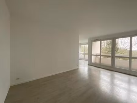 à 10 minutes de la gare de creil