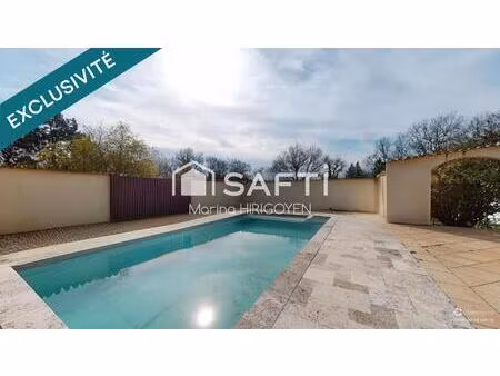 plain pied 140m2  4 chambres  piscine  garage.