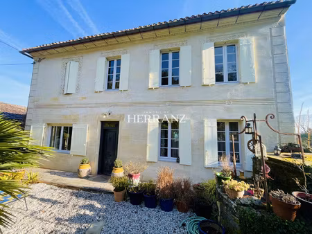 belle bâtisse de 150 m2 avec grange/garage  dépendances et s