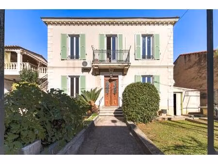 hotel particulier avec jardin centre de ville de saint laurent du var