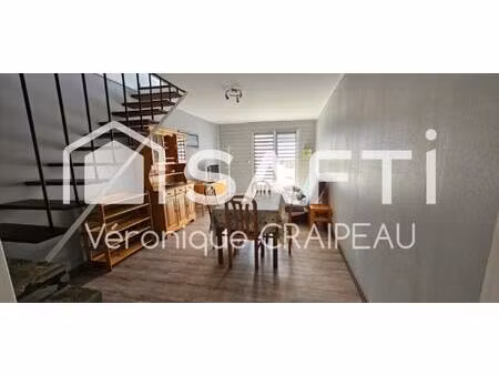 maison de ville de 60m² avec 2 chambres située en impasse à 400mètres des plages  de l'emb