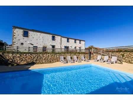 longère 244 m² le poire sur vie