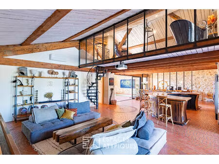 maison d'architecte avec galerie d'art et loft premium en bord de canal