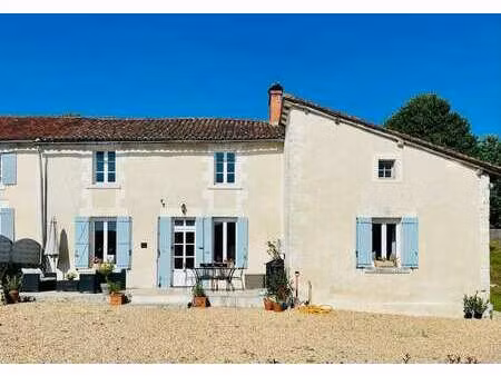 vente maison à aubeterre-sur-dronne (16390) : à vendre / 180m² aubeterre-sur-dronne