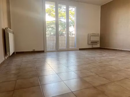 appartement fontaine 2 pièce(s) lumineux avec balcon