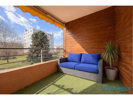 t4 au calme avec balcon