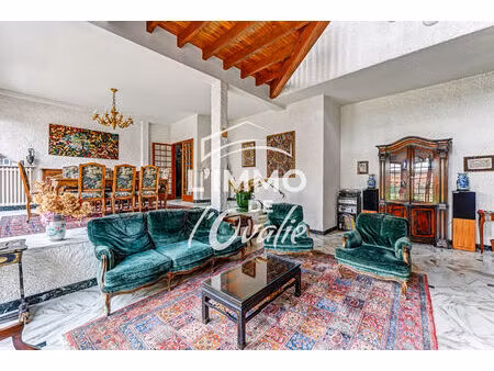 maison grenade 9 pièce(s) 257 m2