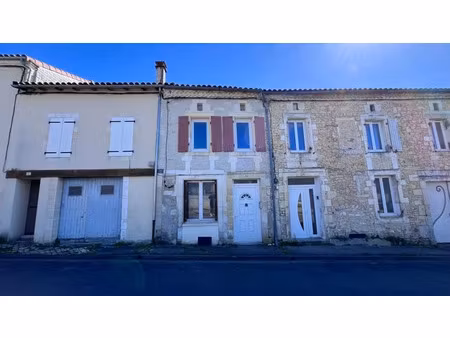 vente maison 4 pièces 89 m² à baignes-sainte-radegonde (16360)  66 780 €