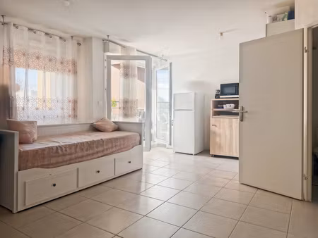 castelnau-le-lez  t1 32 m2  balcon  ascenceur.