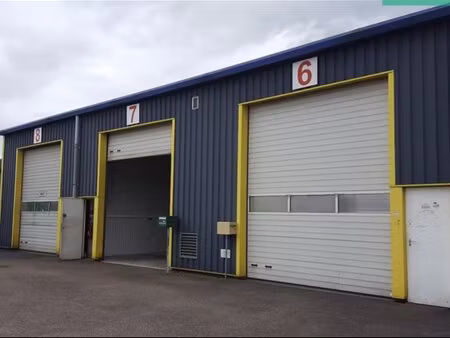 à louer local commercial 102 m² – 1 085 € |richemont