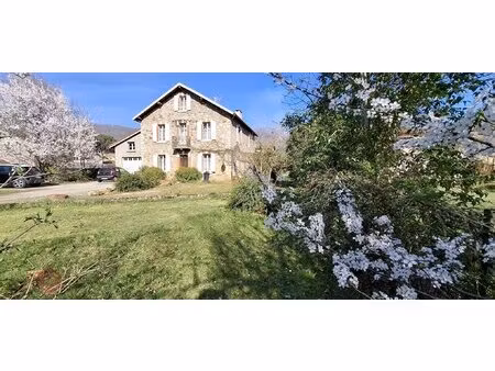 maison de caractère dans quartier résidentiel