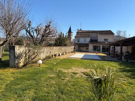 maison rénovée avec 1900 m2 de terrain