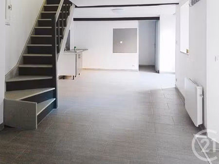 location appartement 3 pièces 84m² ebreuil 03450