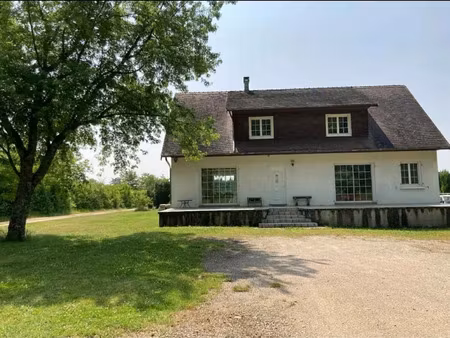 maison à serrières-de-briord (01470)