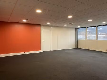 location local professionnel 96m² le bourget du lac 73370