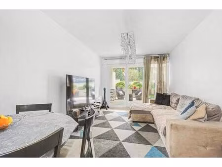 appartement t3 avec terrasse situé à istres