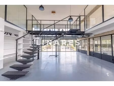 loft story - bureaux de 231m2 - terrasse de 130m2 - stationnements - 13090 aix en provence