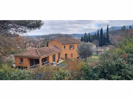 maison gardanne 5 pièce(s) - 1500m² de terrain - double garage - piscine - calme absolu