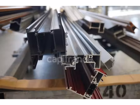 vente local industriel 3 pièces 235 m² noves (13550)