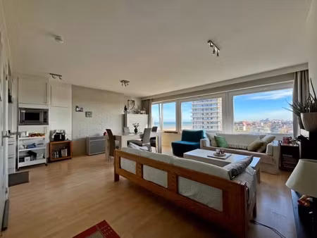 studio met slaaphoek en een dynamisch uitzicht