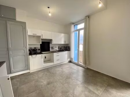 location appartement 2 pièces 37 m² à toulon (83100)