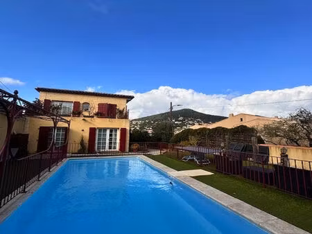 vente maison 7 pièces 258 m² carqueiranne (83320)