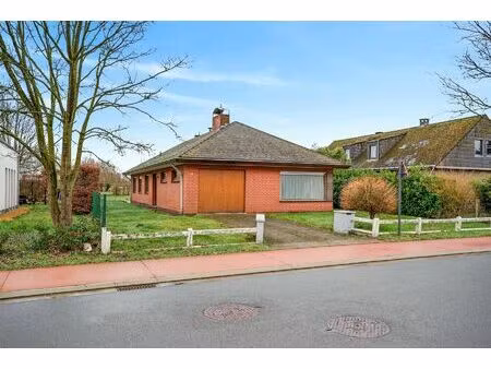 charmante bungalow met potentieel op topligging te zele