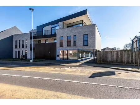 handelsruimte van ca 60 m² in centrum poppel.