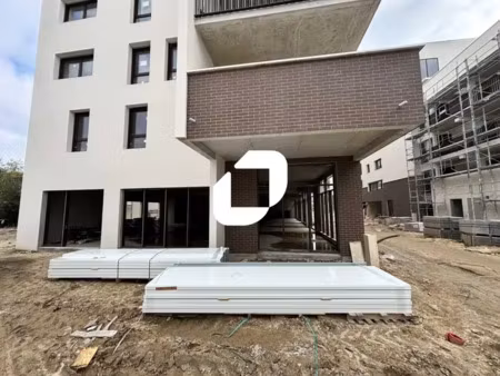 location commerce bordeaux 33100