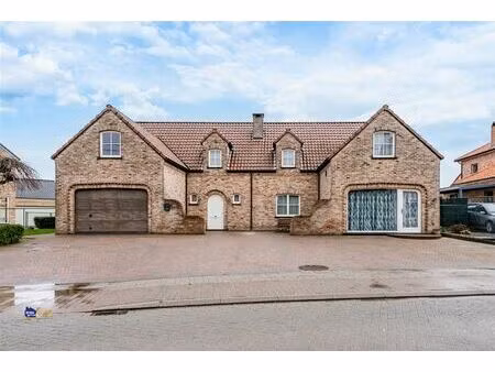 landelijk villa met veel mogelijkheden in zepperen